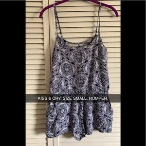 KISS & CRY ROMPER